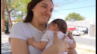 Millonario regala hermosa casa a hermosa joven que fue abandonada en la calle junto a su bebe 😭 [upl. by Cadel]