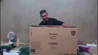 Unboxing TV ANDROID SHARP 42inc type 4TC42DK1I [upl. by Alraep121]