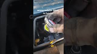 Wrong radiator fitted to forklift needs to be removed and correct one fitted [upl. by Angadresma]