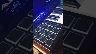 Demo of the Alesis VI25 Keyboard with Pitch Wheels and MIDI Assigning 💻🎹🎧💽 music producer gear [upl. by Jonette549]