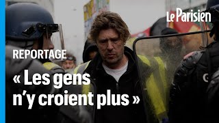 Gilets jaunes  quelques centaines de manifestants rassemblés à Paris [upl. by Cirala]