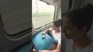 jindagi mein pahli bar fastest bhi Safar kar rahi hai ladki🚝🚞 indianrailways train travelrailway [upl. by Kling]