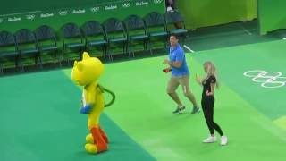 Mascote Vinicius dançando na arena da ginástica  Rio 2016 [upl. by Narba]