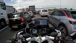 R1200RT P Filtering through stopped M25 traffic [upl. by Ahsele]