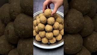 1 लड्डू खाकर जोड़ो के दर्द को दूर भगाएं Gond ke Laddu ki Recipe shorts healthy trending winter [upl. by Otreblide]