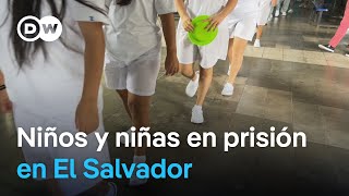 Human Rights Watch miles de niños y niñas en cárceles de El Salvador [upl. by Hgielra445]