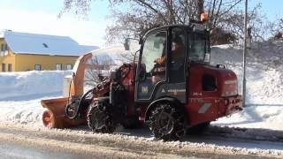 Weidemann Hoftrac im Winterdienst [upl. by Llenel879]