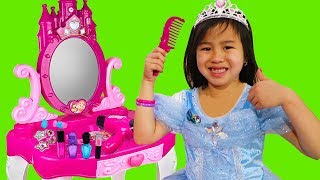 Princess MakeUp Routine Pretend Play with Jannie [upl. by Lesser338]