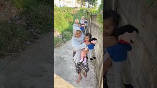 DEDEK BAYI SUKA KETAWA KALO JALAN JALAN [upl. by Gautier]