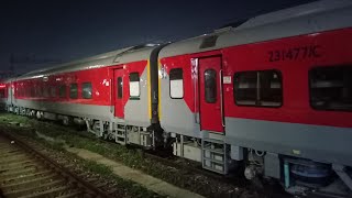 DANGEROUS 😨 WAP 4 OVERTAKES WAP 4  PAHARIA JASEDIH SF ANTODAYA HUMSAFAR EXPRESS  SER train [upl. by Salome611]