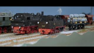 Smalspoorlocomotief DRG BR99 679 met dynamic smoke [upl. by Ellynad]