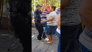 Sigamos bailando 🎊👯‍♀️en la plazalibertad elsalvador [upl. by Peyton151]