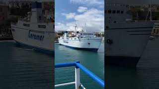 Fährfahrt im Golf von Neapel Ankunft im Hafen von Procida [upl. by Ecitnerp]