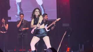 Beedi Jalaile Live by Sunidhi Chauhan in Melbourne  Omkara [upl. by Avery702]