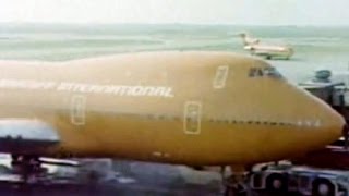 Braniff Boeing 747127  quot747 Braniff Placequot  1977 [upl. by Gone]