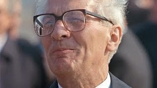 Erich Honecker nach dem Fall der Mauer [upl. by Boony]