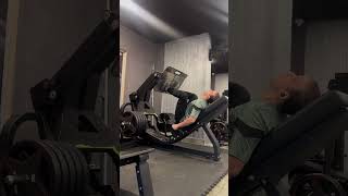 Leg Press Machine legs bodybuilding fit fitnessmotivation gym fyp viral shorts youtubeshort [upl. by Rettuc]