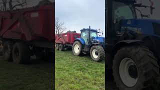 UNE AGRICULTRICE AVEC UN NEW HOLLAND ET UNE 14T  agricultrice agricole agriculture [upl. by Huskey]