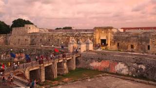 Entrada a la ceremonia del cañonazo en la Habana EL CAÑONAZO [upl. by Pedaiah]