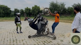 How to do wheelie with wheelie machine  bike stunt school in delhi  shekharstunts [upl. by Bonne]