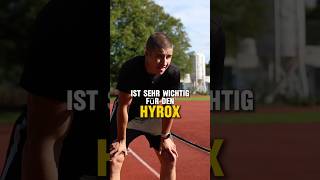 Burpee Broad Jumps um den Sportplatz hyrox fitness [upl. by Cnahc]