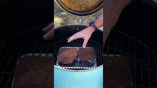 How I Use A Drip Pan In The Super 55 smokerbuilder diysmoker drumsmoker [upl. by Droffilc]