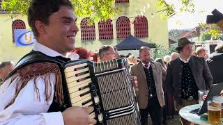 Das quotKoroski Kvintetquot spielte beim Erntedankfest auf der Oberen Fellach flott auf [upl. by Atnahsal]