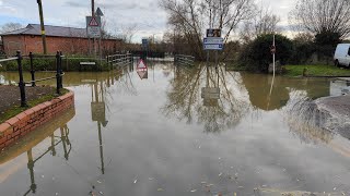 Winter Floods saturate areas around Tewkesbury  No access [upl. by Narcissus856]