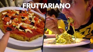 Ho provato il PRIMO RISTORANTE FRUTTARIANO dItalia solo cibo a base di frutta [upl. by Calida]