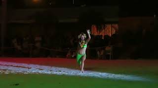 Dança individual feminina no Festival Heiva em Bora Bora Polinésia Francesa [upl. by Ardnad]