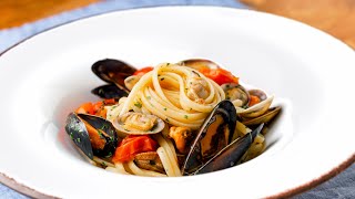 Linguine cozze e vongole semplici e terribilmente buone [upl. by Latif451]