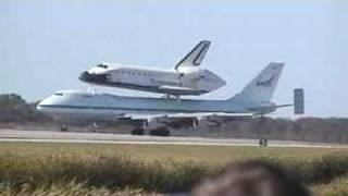 STS126 Space Shuttle Endeavour land at KSC on top of a 747 [upl. by Onirotciv213]