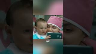 quotUn Bébé Génial  Naissance Épique et Selfies à lHôpitalquot shorts film [upl. by Ayanej]