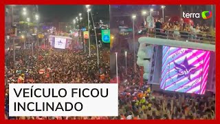 Trio elétrico de Ivete Sangalo quase tomba no carnaval de Salvador [upl. by Badger531]