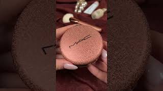 MAC®skinfinish sunstruck bronzer in radiant Light rosy [upl. by Airdni]