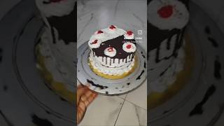 Black Forest Cake🎂caketrendingcakedecoratingtrendingshortschoclatecakeblackforestviralshorts [upl. by Oicinoid]