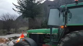 John Deere 3050 Cold start 5c [upl. by Airlie]