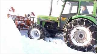 Deutz 6207 im Einsatz  snow plowing with snow chains spikes [upl. by Ila]