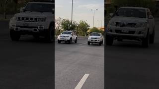 BAIC BJ40L white vs Toyota Hilux 4x4 Silver  On Wheels  BAIC BJ40L vs Toyota Hilux Race [upl. by Moneta]