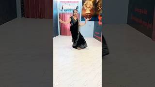 Sharara sharara❤️ dance choreography  Asha Bhosle  Bollywood dance cover dance trending viral [upl. by Surbeck766]