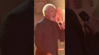 Helene Fischer und Tom Jones mit Sexbomb live auf der Helene Fischer Show 2016 🎤💥 [upl. by Alyel]