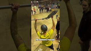 J’offre ma trottinette freestyle au skatepark  scoot2street tricks [upl. by Htor]