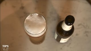 Comment servir une bière bouteille  Hop [upl. by Aillil]