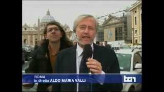 Gabriele Paolini quotIl papa è pedofiloquot incursione al TG1 dopo annuncio dimissioni Papa [upl. by Emmuela]