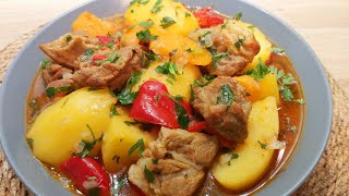 ТУШЁНАЯ КАРТОШКА С МЯСОМ Пальчики оближешь Мясо с картошкой Всё так просто а так вкусно [upl. by Enomar]