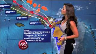 Elizabeth Robaina AL ROJO VIVO Tormenta Tropical Erika 82815 [upl. by Nirroc]