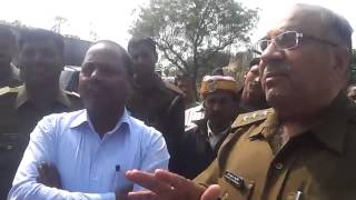 Amethi Police stops Dr Kumar Vishvas for carrying Tiranga [upl. by Ecnarual574]