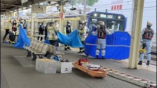 横須賀線の新川崎駅で人身事故が発生【リアルタイム速報】 [upl. by Tate956]