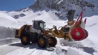 Schneeräumung Timmelsjoch 2016 [upl. by Hamlen216]