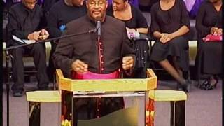 Pastor Marvin Winans singing Watch night service 2008 [upl. by Modla65]